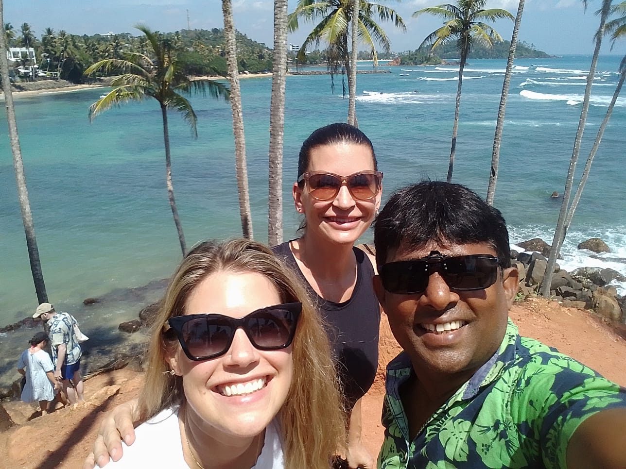 Chin with two guests above the bay at Mirissa